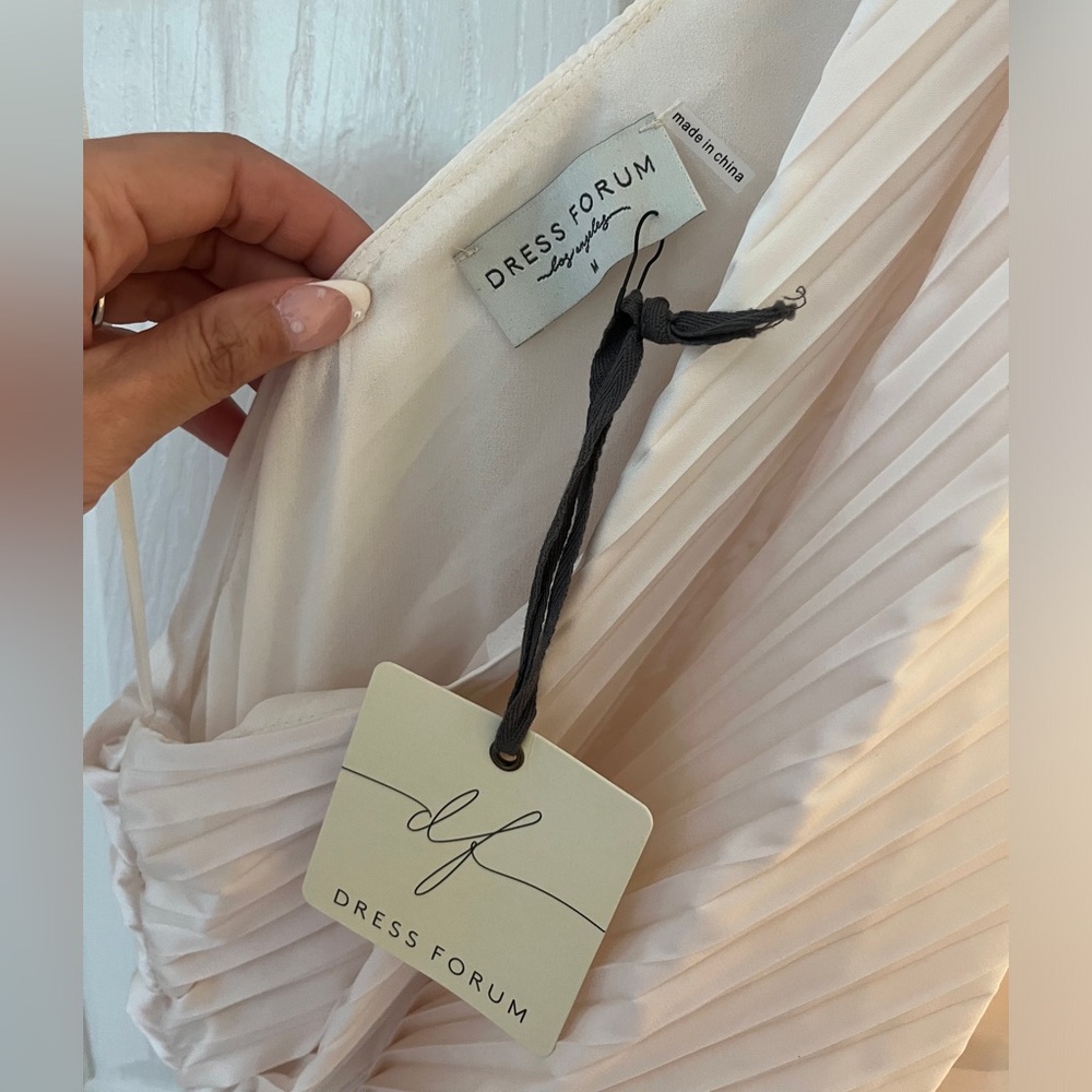 Off white event dress - Picture 7 of 7